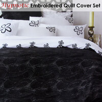 Accessorize Hypnotic Black Quilt Cover Set Queen thumbnail