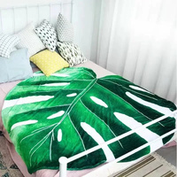 NNEOBA Green Leaf-Shaped Flannel Blanket thumbnail