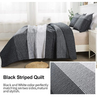 Detailed Quilted Bedspread and Pillowcases Set: A Signature of Quality and Style - Queen size thumbnail