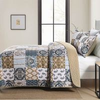 Retro Charm Queen Bedspread Set with Bold Checkered Design thumbnail