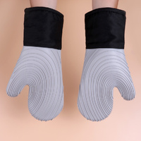 Purple Spiral Pattern Silicone Oven Mitts - Heat Resistant and Non-Slip Design (1 Pair/2 PCS) thumbnail