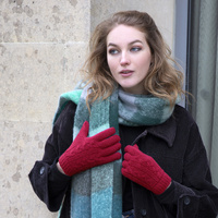 Dents Womens Cable Knit Gloves in Berry thumbnail