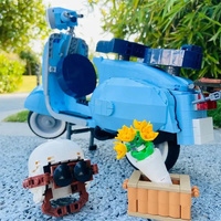 NNEOBA NEW Roman Vespas 125 MOC 10298 Motorcycle City Toys thumbnail