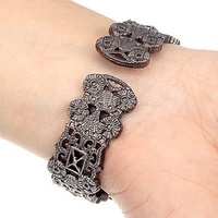 Flower Embossed Retro Bracelet Watch - Women Quartz - Pink thumbnail