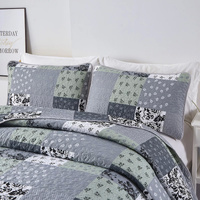 Vivacious Quilted bedspread and pillowcovers set: Full of Life and Energy - Queen size thumbnail