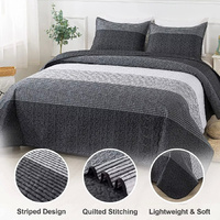 Detailed Quilted Bedspread and Pillowcases Set: A Signature of Quality and Style - Queen size thumbnail