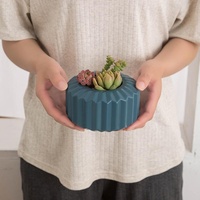 Versatile Vase for Wet and Dry Flowers - Glazed Decorative Pot - Light Green thumbnail