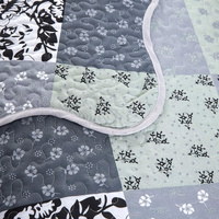 Vivacious Quilted bedspread and pillowcovers set: Full of Life and Energy - Queen size thumbnail