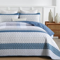 Dazzling Quilted bedspread and pillowcovers set: Add Sparkle to Your Space - Queen size thumbnail