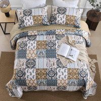 Retro Charm Queen Bedspread Set with Bold Checkered Design thumbnail