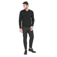 Crown of Edinburgh Cashmere Men&#39;s Refined Cashmere V-Neck Sweater in Black - M