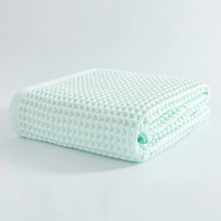 Light Green Pure Cotton Waffle Weave Bath Towel - Soft, Absorbent &amp; Extra Large 70x140 cm for Home Use