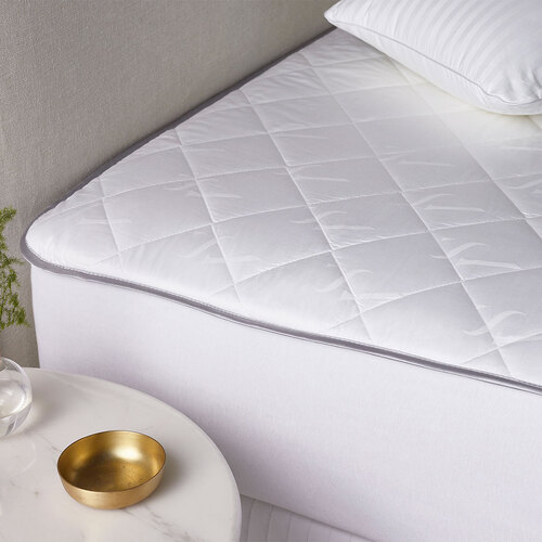 Accessorize 150GSM Premium Wool Mattress Protector Super King - Main Image