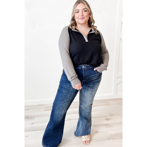 Black Color Contrast Waffle Knit Buttoned Plus Size Top - 1X - Main Image