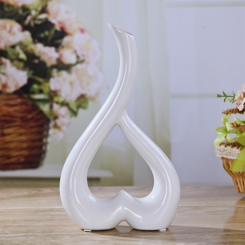 Creative Heart-shaped Ceramic Flower Vase for Home Office or Wedding Decor - White - Main Image