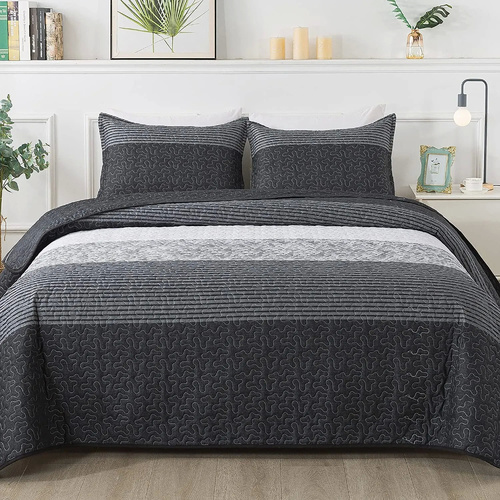 Detailed Quilted Bedspread and Pillowcases Set: A Signature of Quality and Style - Queen size - Main Image
