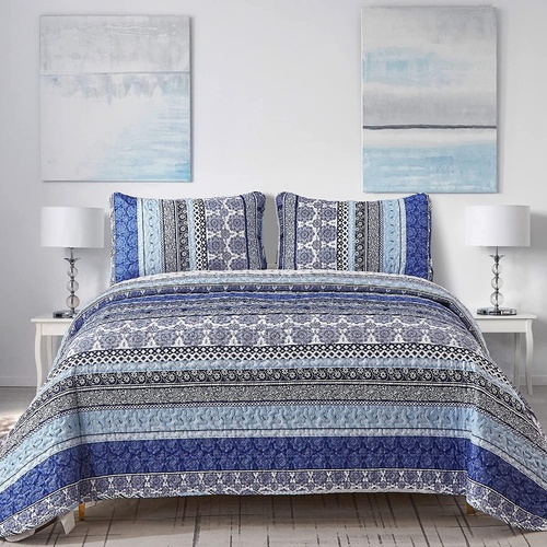 Sophisticated Quilted Coverlet and Pillowcases Set: A Timeless Addition - Queen size - Main Image