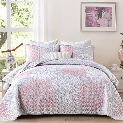 Mosaic Quilted coverlet and pillowcovers set: Unique Patchwork Design - Queen size - Main Image