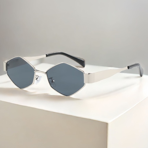 Chic Geometric Sunglasses Women's Fashion Metal Frame Sun Glasses Men Vintage Non-Mirrored Lenses Optical Gafas UV400 - Main Image