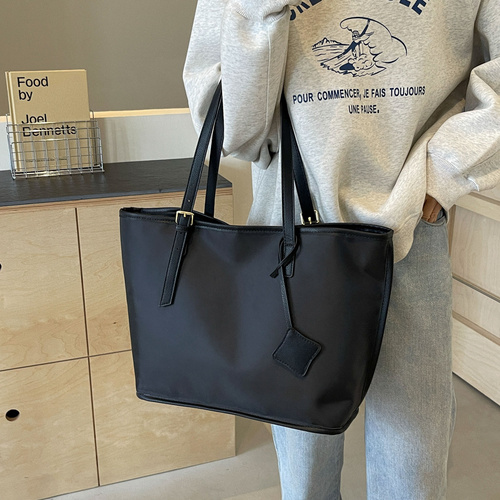 Black New Large Capacity Tote Bag – Simple, Versatile Handbag for Casual Outings, Lightweight and Stylish - Main Image