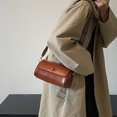 Brown Vintage PU Leather Shoulder Bag with Adjustable Strap - Compact and Stylish - Main Image