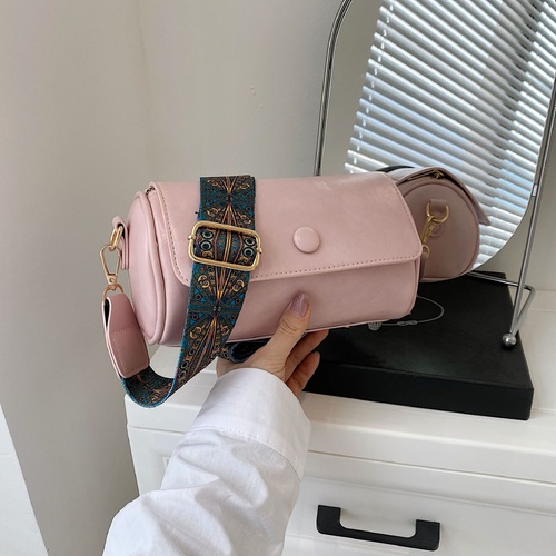 Pink Vintage PU Leather Shoulder Bag with Adjustable Strap - Compact and Stylish - Main Image