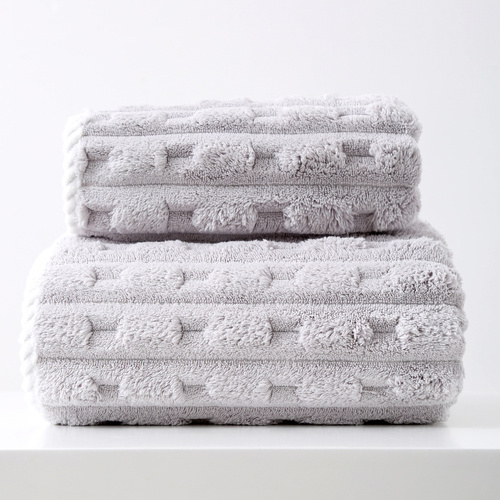 Grey Thickened Coral Fleece Towel Set, Large Bath Towel & Face Towel Combo, Soft & Absorbent Towels for Home Use - Main Image