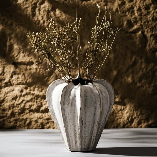Charming White Ceramic Vase – Stylish Home Decor Accent for Flowers and Decorative Arrangements - Main Image