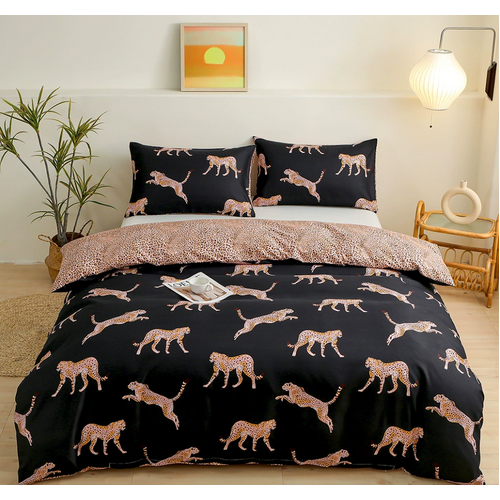 Black leopard print Three-Piece Bedding Set - Comfortable Polyester with Adjustable Corner Straps (Quilt Cover 173*230CM + Pillowcase 51*76CM*2) - Main Image