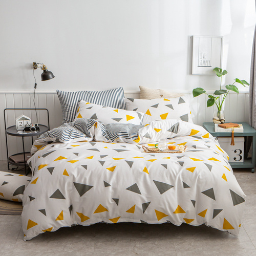 Triangle pattern Duvet Cover - 3 Piece Bedding Set (with Corner Ties)Quilt cover 200cm x 230cm, pillowcase 51 x 92cm - Main Image