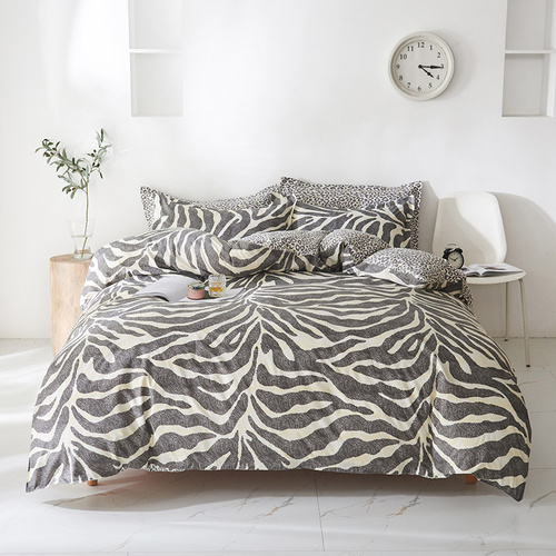 Grey Leopard Pattern 3-Piece Polyester Duvet Cover Set with 2 Pcs Pillowcases - Elegant Bedding, Machine Washable, 173x230cm Duvet + 51x76cm Pillowcas - Main Image