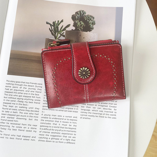 Red Vintage PU Leather Women's Short Wallet - Elegant Zipper Coin Pocket Multi-Function Card Holder - Main Image