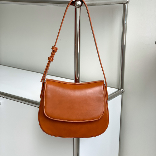 Brown Women's Vintage Flap Shoulder Bag Solid Color Summer Fashion Large Capacity Tote Minimalist Underarm Commuter Bag - Main Image